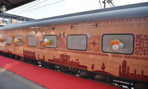 जम्मू डिवीजन के सतर्क रेलवे कर्मचारियों ने पेश की ईमानदारी की मिसाल जम्मू डिवीजन के सतर्क रेलवे कर्मचारियों ने पेश की ईमानदारी की मिसाल
