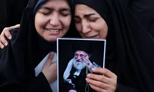 Israel-Iran War: ईरान के सुप्रीम लीडर खामेनेई को इजरायल-अमेरिका ने मार गिराया, अब गाड़ियों की टंकी फुल करना हो जाएगा महंगा? Israel-Iran War: ईरान के सुप्रीम लीडर खामेनेई को इजरायल-अमेरिका ने मार गिराया, अब गाड़ियों की टंकी फुल करना हो जाएगा महंगा?