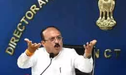 HC के आदेश के बाद AAP और दिल्ली सरकार के बीच स्कूल फीस पर वाकयुद्ध HC के आदेश के बाद AAP और दिल्ली सरकार के बीच स्कूल फीस पर वाकयुद्ध