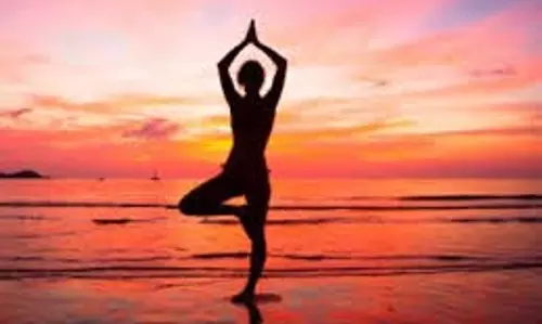 Surya Namaskar: क्या सूर्य नमस्कार से पूरा वर्कआउट हो जाता है Surya Namaskar: क्या सूर्य नमस्कार से पूरा वर्कआउट हो जाता है