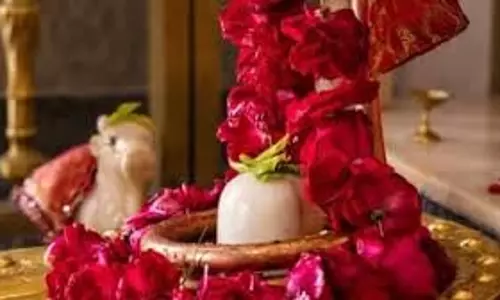 Pradosh Vrat 2026: आज है प्रदोष व्रत, जानें पूजा का शुभ मुहूर्त,  करें शिव चालीसा का पाठ