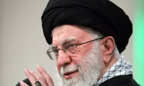 Iran मीडिया ने कन्फर्म किया: US-इज़राइल हमले में खामेनेई की मौत Iran मीडिया ने कन्फर्म किया: US-इज़राइल हमले में खामेनेई की मौत