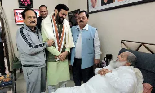 Ambala सीएम सैनी ने फ्रैक्चर से पीड़ित मंत्री अनिल विज से मुलाकात की