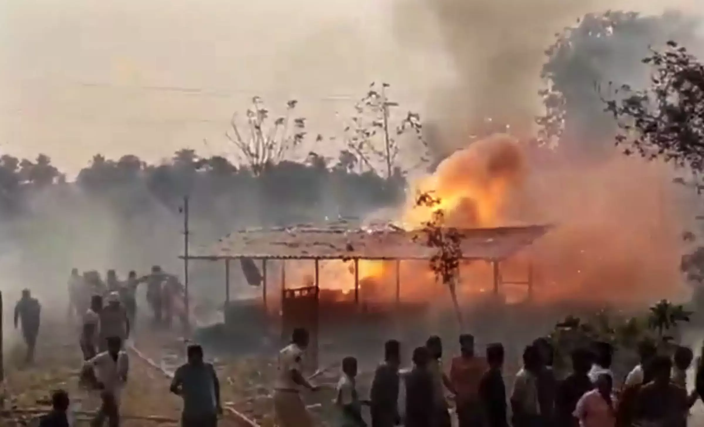 Andhra प्रदेश के पटाखा फैक्ट्री में विस्फोट रात भर में मरने वालों की संख्या बढ़कर 21 हुई