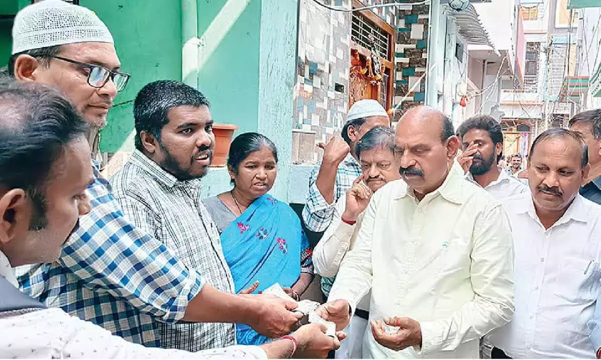 Andhra: पेंशन में बढ़ोतरी गरीबों के हक में सोच को दिखाती है: फारूक Andhra: पेंशन में बढ़ोतरी गरीबों के हक में सोच को दिखाती है: फारूक