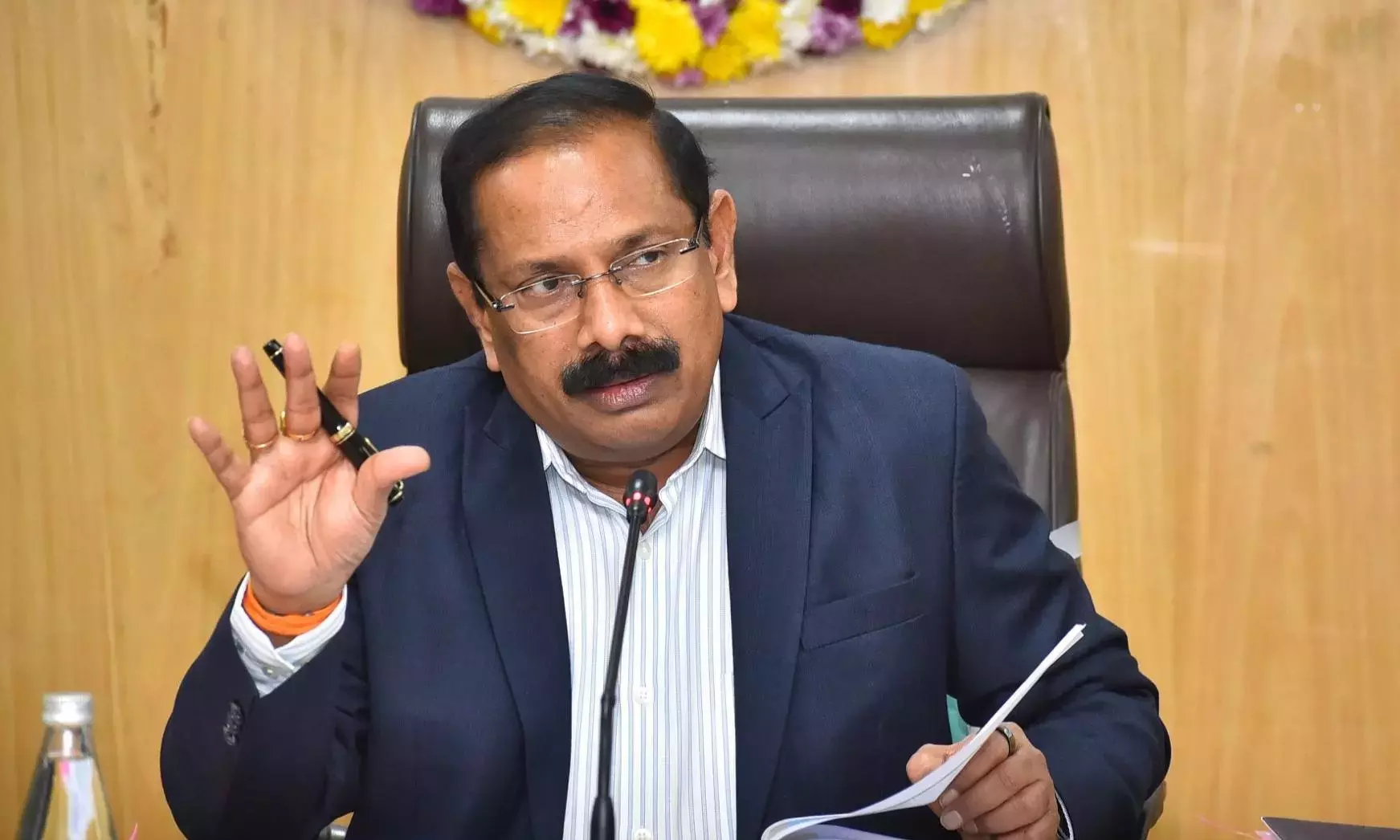 आंध्र प्रदेश में बड़ा IAS फेरबदल विजयानंद को रिटायरमेंट के बाद फिर से नौकरी पर रखा गया आंध्र प्रदेश में बड़ा IAS फेरबदल विजयानंद को रिटायरमेंट के बाद फिर से नौकरी पर रखा गया