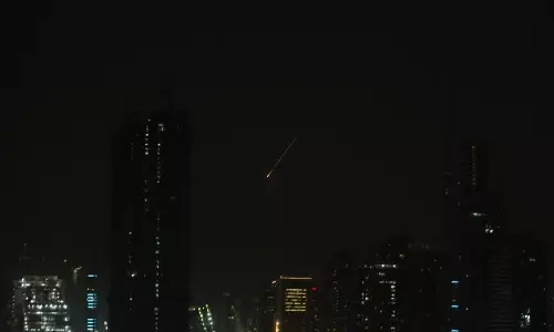 UAE एयर डिफेंस ने ईरान की लॉन्च की गई 137 मिसाइलों और 209 ड्रोन को इंटरसेप्ट किया