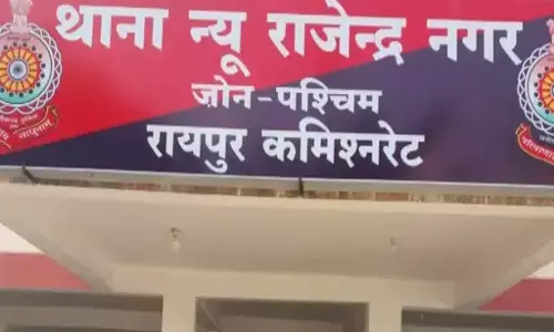 कलर्स मॉल के पास ठगी, नकली गहने देकर शातिर फुर्र कलर्स मॉल के पास ठगी, नकली गहने देकर शातिर फुर्र