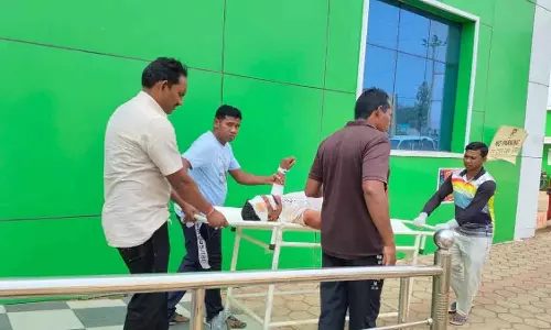 Odisha: गांजा तस्करों का पीछा करते समय मोटरसाइकिल की टक्कर में दो पुलिसकर्मी घायल Odisha: गांजा तस्करों का पीछा करते समय मोटरसाइकिल की टक्कर में दो पुलिसकर्मी घायल