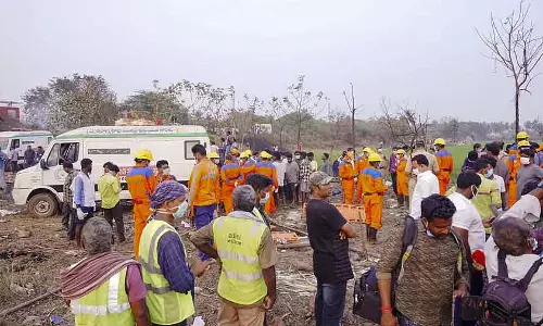 Andhra के पटाखा फैक्ट्री में विस्फोट: रात भर में मरने वालों की संख्या बढ़कर 21 हुई