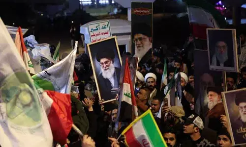 इराक के एरबिल में US बेस पर नया हमला, Iran ने खाड़ी में जवाबी हमले बढ़ाए