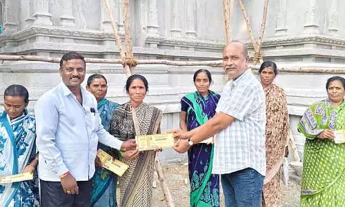 Grihalakshmi मंदिर को पैसे दान: 800 से ज़्यादा महिलाओं का फ़ैसला