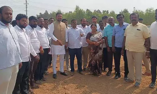 Tavarekere : ₹75 लाख की लागत से सड़क का काम शुरू Tavarekere : ₹75 लाख की लागत से सड़क का काम शुरू