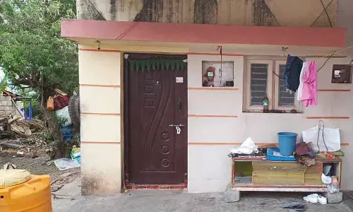 Koratagere: कल्लुगुट्टारहल्ली आंगनवाड़ी को किराए की बिल्डिंग में शिफ्ट किया गया Koratagere: कल्लुगुट्टारहल्ली आंगनवाड़ी को किराए की बिल्डिंग में शिफ्ट किया गया