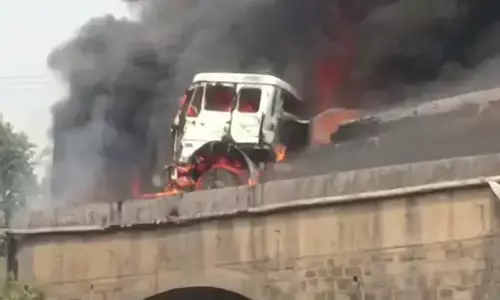 रायगढ़ में बड़ी घटना, जिंदा जले हाईवा और ट्रैलर के ड्राइवर रायगढ़ में बड़ी घटना, जिंदा जले हाईवा और ट्रैलर के ड्राइवर