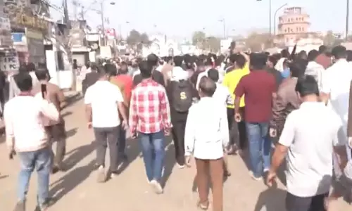 लखनऊ में शिया समुदाय ने US-इज़राइल हमलों के खिलाफ विरोध प्रदर्शन किया लखनऊ में शिया समुदाय ने US-इज़राइल हमलों के खिलाफ विरोध प्रदर्शन किया
