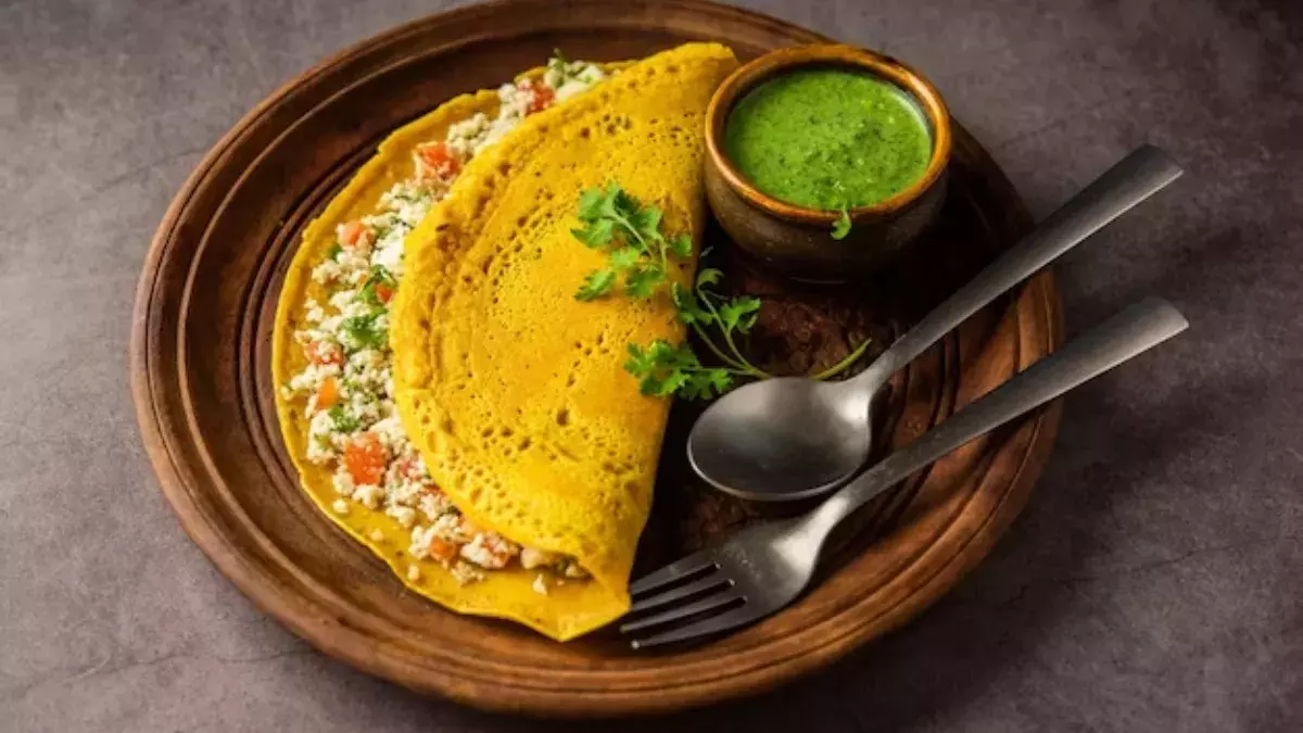 Breakfast में ट्राई करें प्रोटीन से भरपूर मूंग दाल पनीर चीला Breakfast में ट्राई करें प्रोटीन से भरपूर मूंग दाल पनीर चीला
