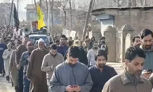 J-K: बारामूला में पुलिस ने ज़िम्मेदार रिपोर्टिंग की अपील की, शिया समुदाय खामेनेई की मौत पर शोक मना रहा J-K: बारामूला में पुलिस ने ज़िम्मेदार रिपोर्टिंग की अपील की, शिया समुदाय खामेनेई की मौत पर शोक मना रहा