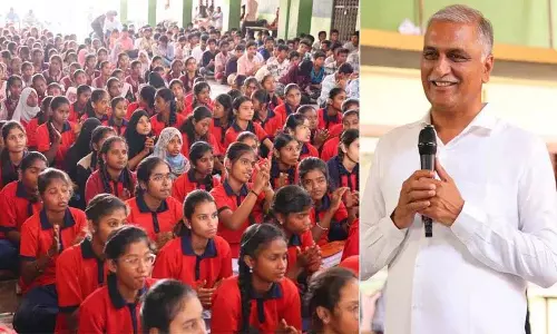 हरीश राव ने अच्छे नंबर लाने वाले 10वीं के स्टूडेंट्स को iPads देने का वादा किया हरीश राव ने अच्छे नंबर लाने वाले 10वीं के स्टूडेंट्स को iPads देने का वादा किया