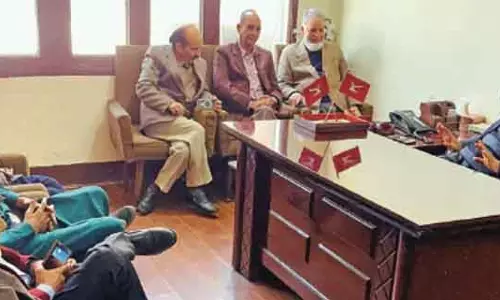 एनसी के शौकत मीर ने कई प्रतिनिधिमंडलों से मुलाकात की