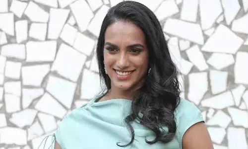 फ्लाइट कैंसिल होने के बाद PV Sindhu दुबई एयरपोर्ट पर फंसी फ्लाइट कैंसिल होने के बाद PV Sindhu दुबई एयरपोर्ट पर फंसी