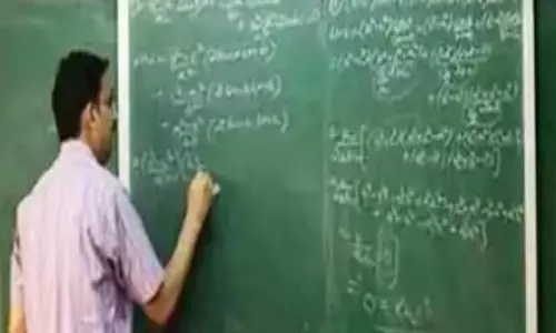 सिर्फ 5000 शिक्षकों की भर्ती युवाओं के साथ धोखा सिर्फ 5000 शिक्षकों की भर्ती युवाओं के साथ धोखा