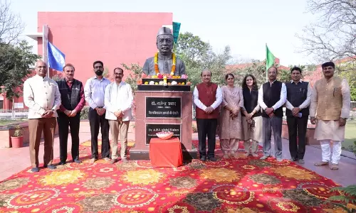कुरुक्षेत्र University ने राजेंद्र प्रसाद को पुष्पांजलि अर्पित की कुरुक्षेत्र University ने राजेंद्र प्रसाद को पुष्पांजलि अर्पित की