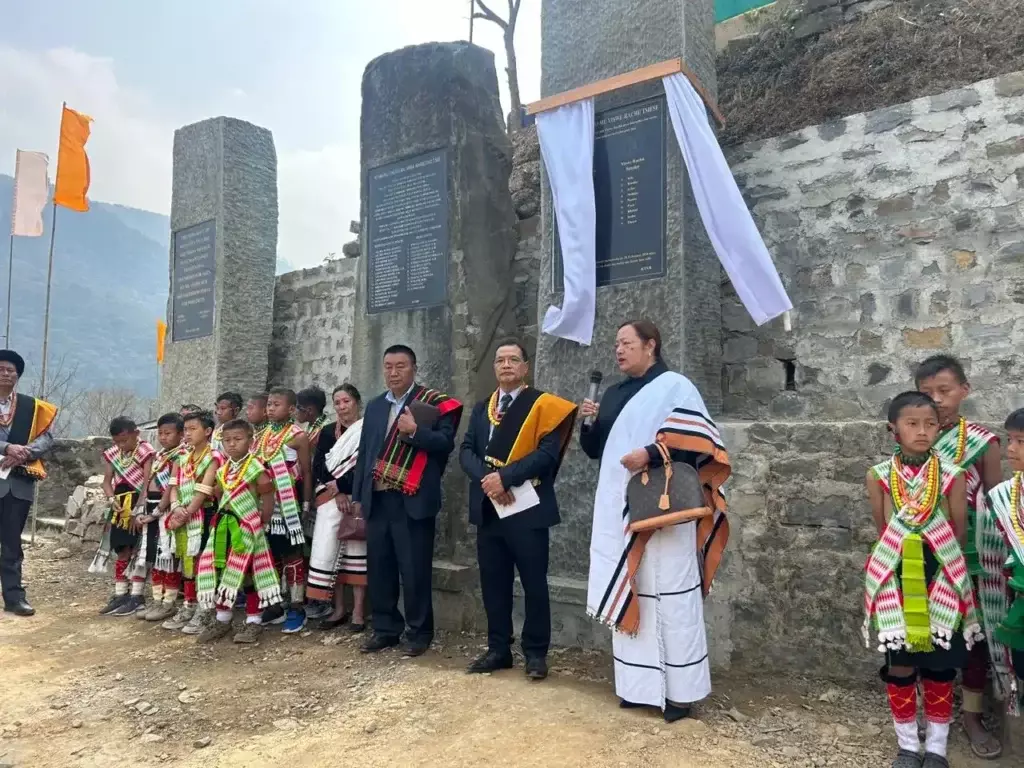 Nagaland : ख्वुनो-थेवो, विस्वे-राचू ने ऐतिहासिक भाईचारे की पुष्टि की Nagaland : ख्वुनो-थेवो, विस्वे-राचू ने ऐतिहासिक भाईचारे की पुष्टि की