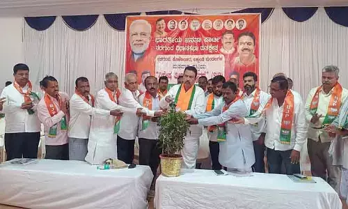 वोटर लिस्ट में बदलाव के लिए जागरूकता बढ़ाएं: MLA C.C. Patil वोटर लिस्ट में बदलाव के लिए जागरूकता बढ़ाएं: MLA C.C. Patil