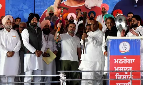 बरनाला रैली में Rahul गांधी ने पंजाब कांग्रेस में बदलाव की शुरुआत की बरनाला रैली में Rahul गांधी ने पंजाब कांग्रेस में बदलाव की शुरुआत की