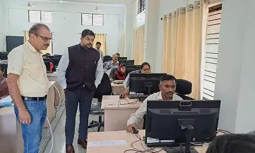 Vijayapura : पहले दिन दूसरी PU परीक्षा सुचारू रूप से हुई Vijayapura : पहले दिन दूसरी PU परीक्षा सुचारू रूप से हुई