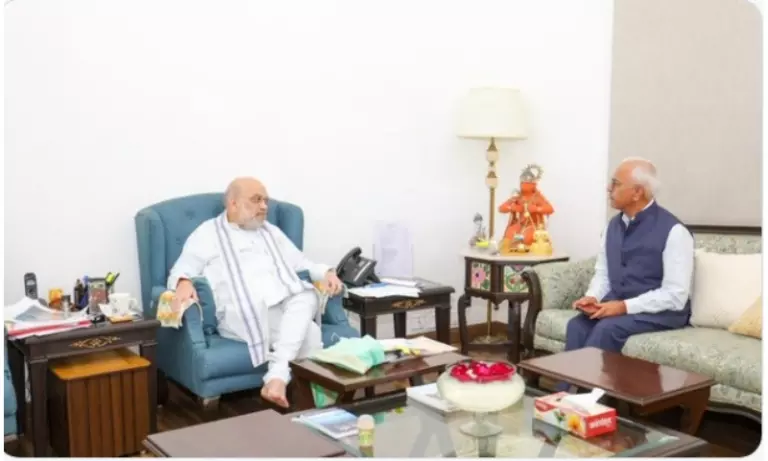Manipur के राज्यपाल ने अमित शाह को सुरक्षा स्थिति और एंटी-ड्रग ऑपरेशन की जानकारी दी Manipur के राज्यपाल ने अमित शाह को सुरक्षा स्थिति और एंटी-ड्रग ऑपरेशन की जानकारी दी