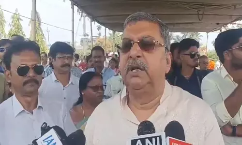 हमारे लोकल नेताओं से संपर्क करें: TMC कल्याण बनर्जी ने डिलीट किए गए वोटर्स के लिए एक्शन लेने की अपील की हमारे लोकल नेताओं से संपर्क करें: TMC कल्याण बनर्जी ने डिलीट किए गए वोटर्स के लिए एक्शन लेने की अपील की