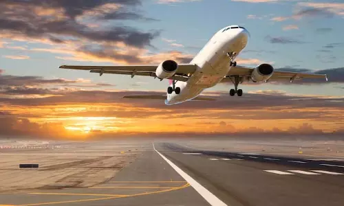 US–Israel–Iran तनाव से दुनिया भर में एविएशन में अफ़रा-तफ़री, 700 से ज़्यादा फ़्लाइट्स पर असर - डिटेल्स देखें