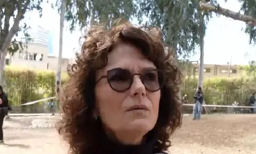Tel Aviv में सायरन और शेल्टर के बीच डरी हुई रात Tel Aviv में सायरन और शेल्टर के बीच डरी हुई रात
