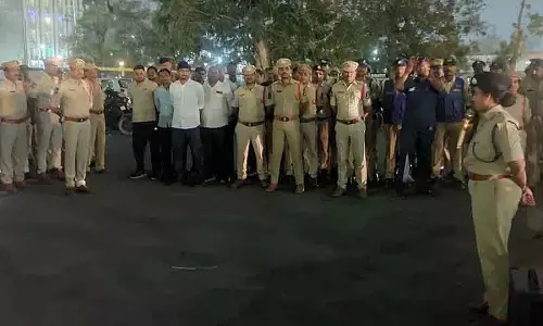 Khairatabad पुलिस की मोबिलाइज़ेशन ड्रिल, 275 जवान शामिल Khairatabad पुलिस की मोबिलाइज़ेशन ड्रिल, 275 जवान शामिल