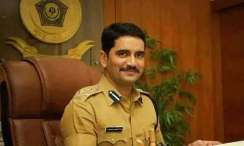 Gen Z क्रिएटिव और इनोवेटिव है; दोष देने के बजाय समझें”: विश्वास नांगरे पाटिल Gen Z क्रिएटिव और इनोवेटिव है; दोष देने के बजाय समझें”: विश्वास नांगरे पाटिल