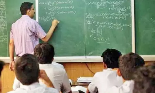 सेशन में Professor Recruitment का मुद्दा उठा; मंत्री ने दिया बड़ा बयान सेशन में Professor Recruitment का मुद्दा उठा; मंत्री ने दिया बड़ा बयान
