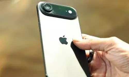 Apple जल्द लॉन्च कर सकती है iPhone 17e और कम प्राइस वाला MacBook