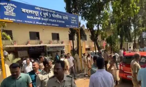 BJP नेता की बेटी के बयान के बाद बदलापुर में तनाव; FIR दर्ज