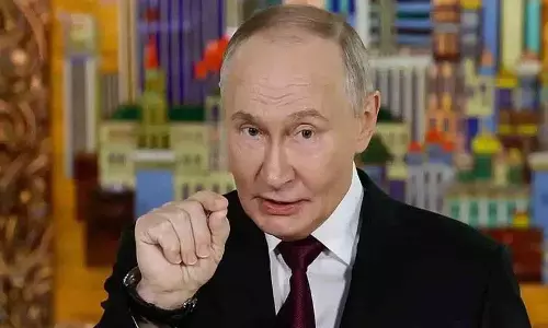 रूसी राष्ट्रपति Vladimir Putin ने अली खामेनेई और उनके परिवार की हत्या पर शोक जताया रूसी राष्ट्रपति Vladimir Putin ने अली खामेनेई और उनके परिवार की हत्या पर शोक जताया
