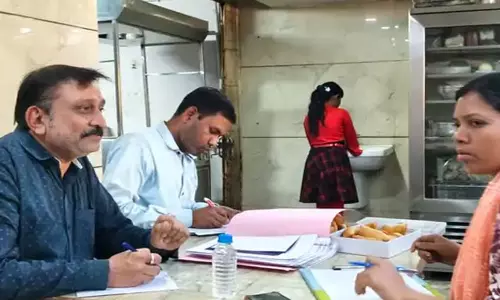 होली से पहले बलौदाबाजार में मिठाई दुकानों पर छापा-जांच, ‘टाटा बेसन’ के एक बैच की बिक्री पर रोक