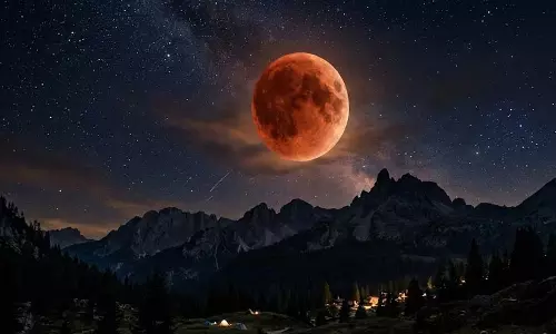 Chandr Grahan 2026: भारत में दिखाई देगा ‘ब्लड मून’ Chandr Grahan 2026: भारत में दिखाई देगा ‘ब्लड मून’