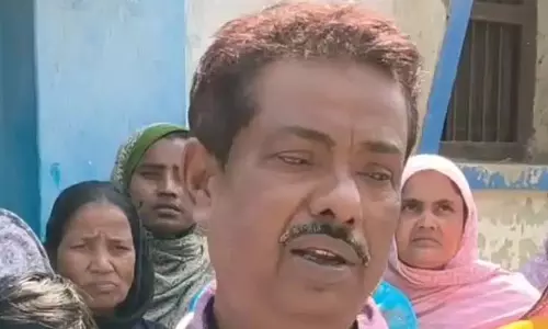 ज़्यादातर गांववालों के नाम पेंडिंग ट्रायल लिस्ट में! BLO के घर के आस-पास विरोध प्रदर्शन ज़्यादातर गांववालों के नाम पेंडिंग ट्रायल लिस्ट में! BLO के घर के आस-पास विरोध प्रदर्शन