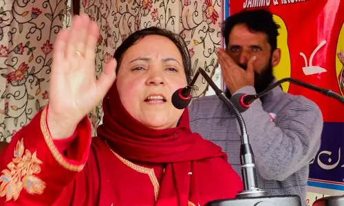 Srinagar: सकीना इटू ने शिक्षण संस्थान बंद रखने का ऐलान Srinagar: सकीना इटू ने शिक्षण संस्थान बंद रखने का ऐलान