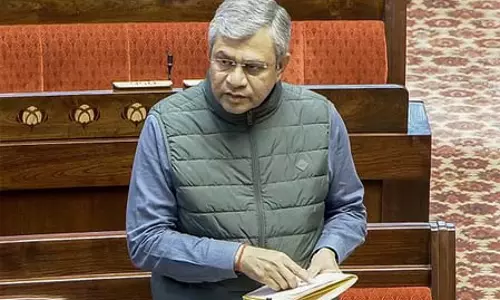 Gujarat धोलेरा: कर्मचारियों के लिए स्पेशल ट्रेन और टिकट व्यवस्था का आश्वासन Gujarat धोलेरा: कर्मचारियों के लिए स्पेशल ट्रेन और टिकट व्यवस्था का आश्वासन