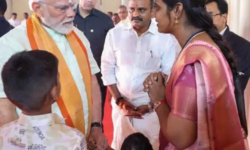 PM Modi ने थिरु पूर्ण चंद्रन के परिजनों से की मुलाकात, बोले-सत्य की होगी जीत PM Modi ने थिरु पूर्ण चंद्रन के परिजनों से की मुलाकात, बोले-सत्य की होगी जीत