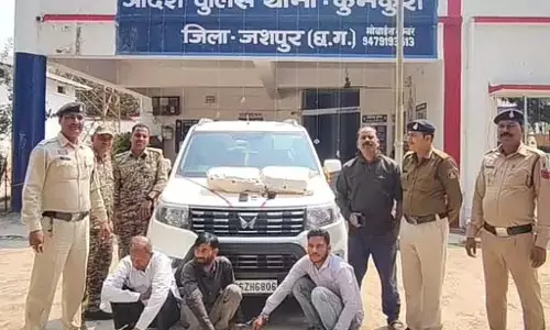 होली से पहले नशे के खिलाफ बड़ी कार्रवाई, 18.4 किलो गांजा सहित 3 तस्कर गिरफ्तार होली से पहले नशे के खिलाफ बड़ी कार्रवाई, 18.4 किलो गांजा सहित 3 तस्कर गिरफ्तार