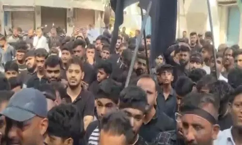 चिकमगलुरु में शिया समुदाय ने US-इज़राइल के खिलाफ खामेनेई हत्या का विरोध किया चिकमगलुरु में शिया समुदाय ने US-इज़राइल के खिलाफ खामेनेई हत्या का विरोध किया