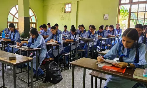 जम्मू-कश्मीर: LoC पर ड्रोन घुसपैठ के चलते 2-3 मार्च को स्कूल बंद रहेंगे जम्मू-कश्मीर: LoC पर ड्रोन घुसपैठ के चलते 2-3 मार्च को स्कूल बंद रहेंगे